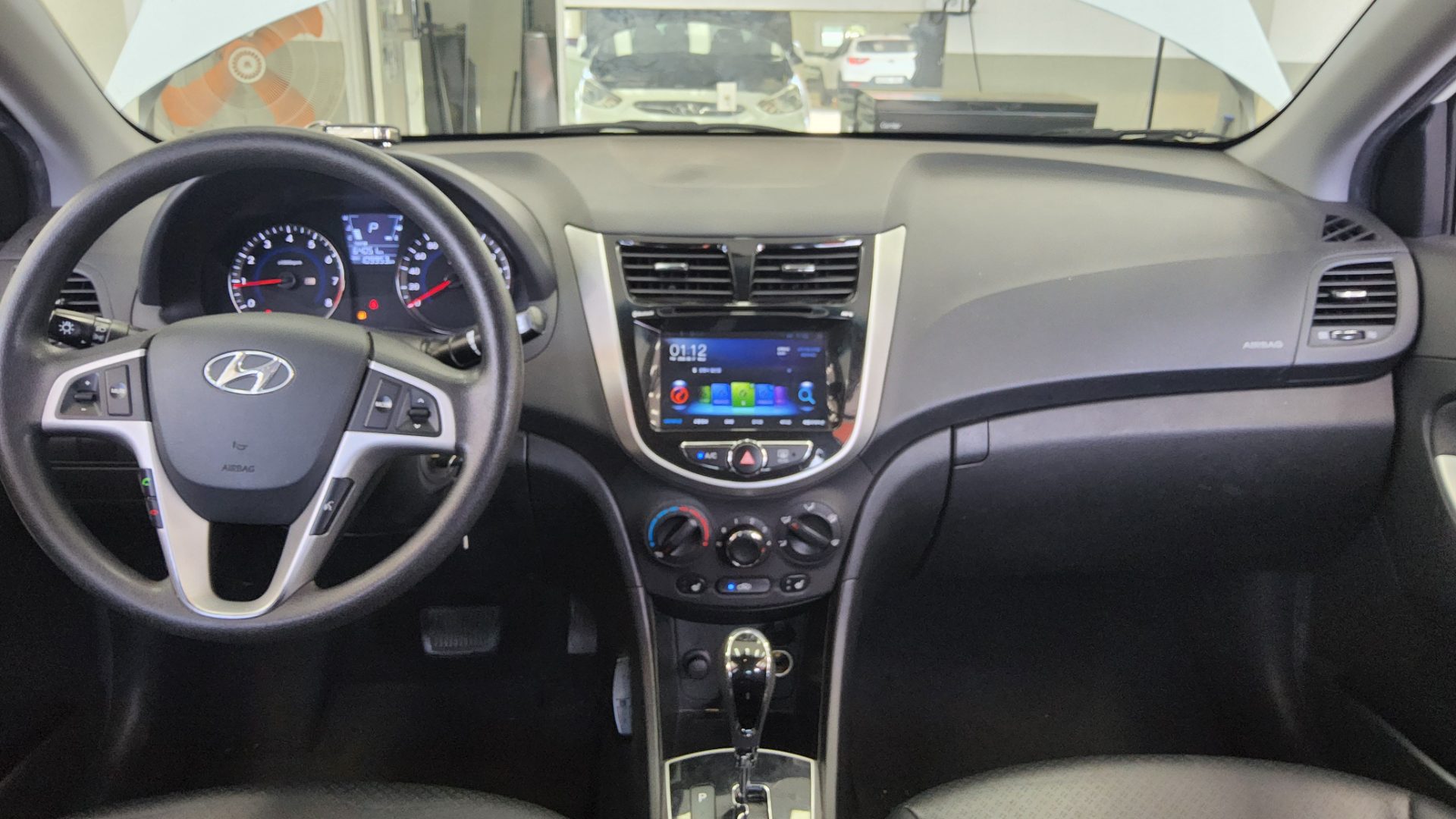 2012 - hyundai accent