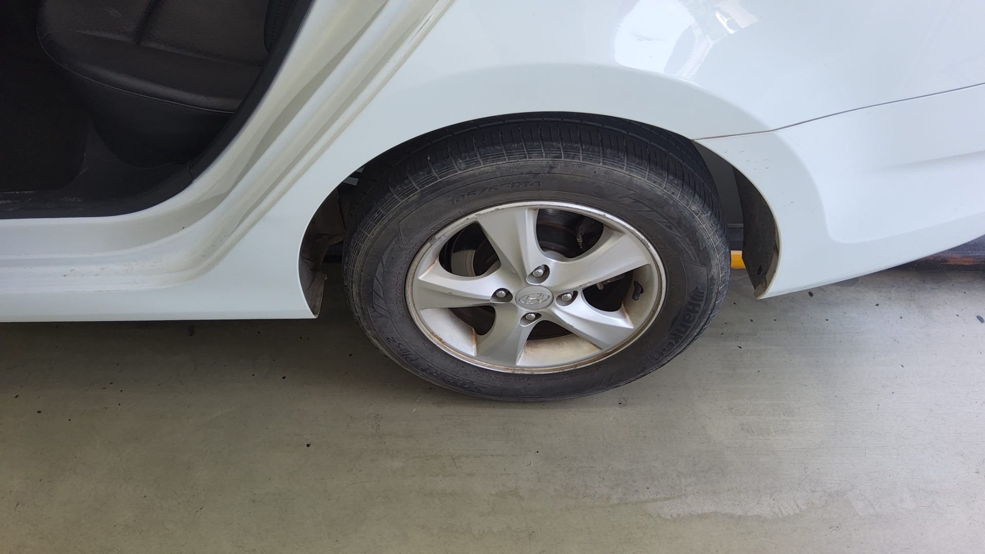 2012 - hyundai accent