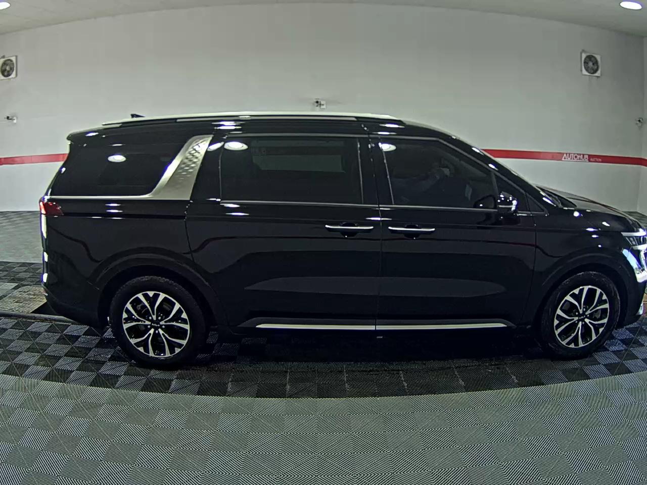 2023 - kia carnival