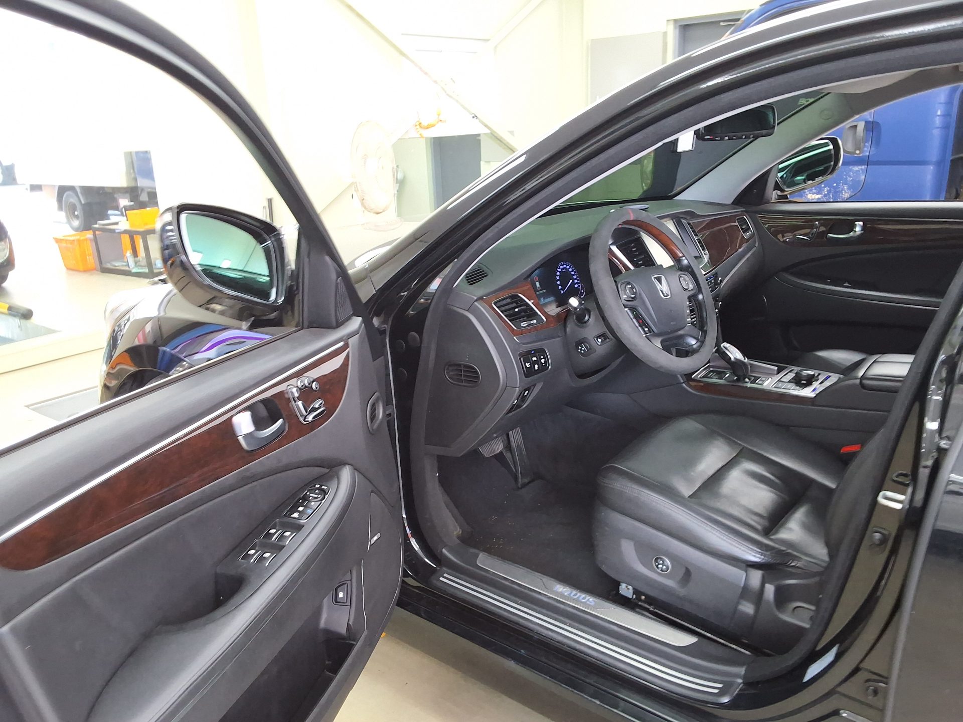 2015 - hyundai equus