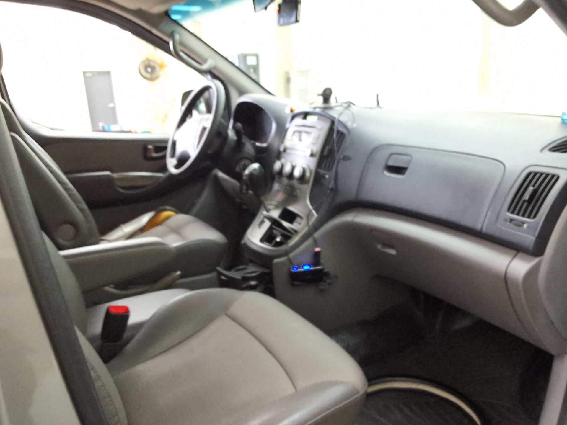 2012 - hyundai grand starex