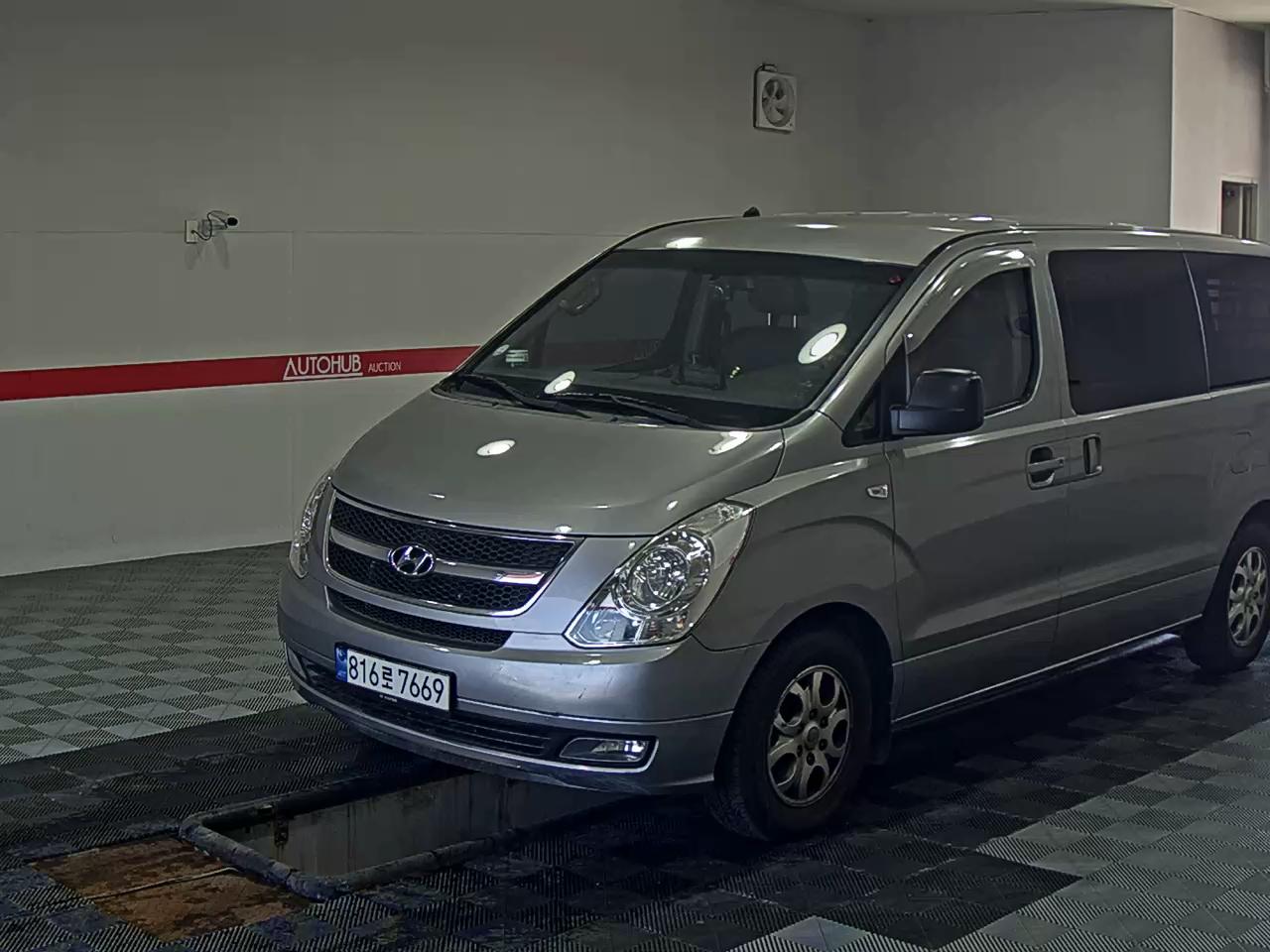 2012 - hyundai grand starex