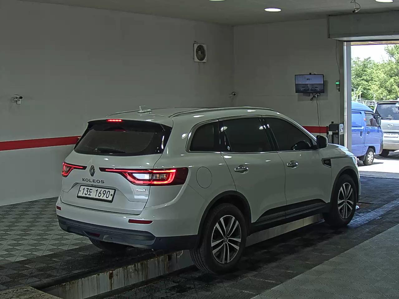 2018 - renault qm6