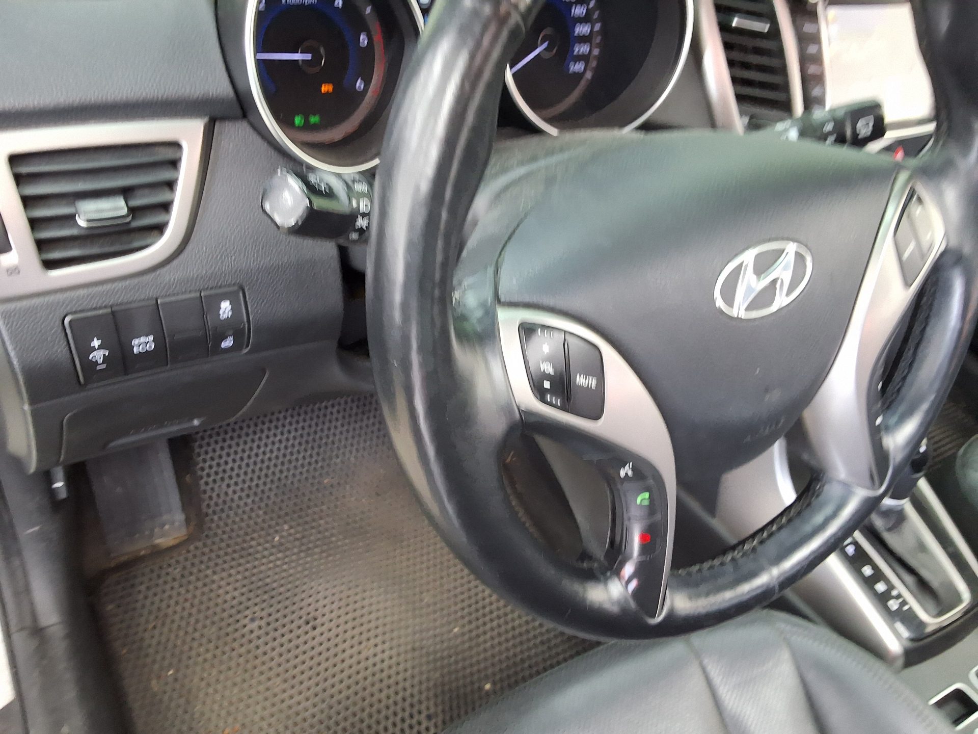 2014 - hyundai i30
