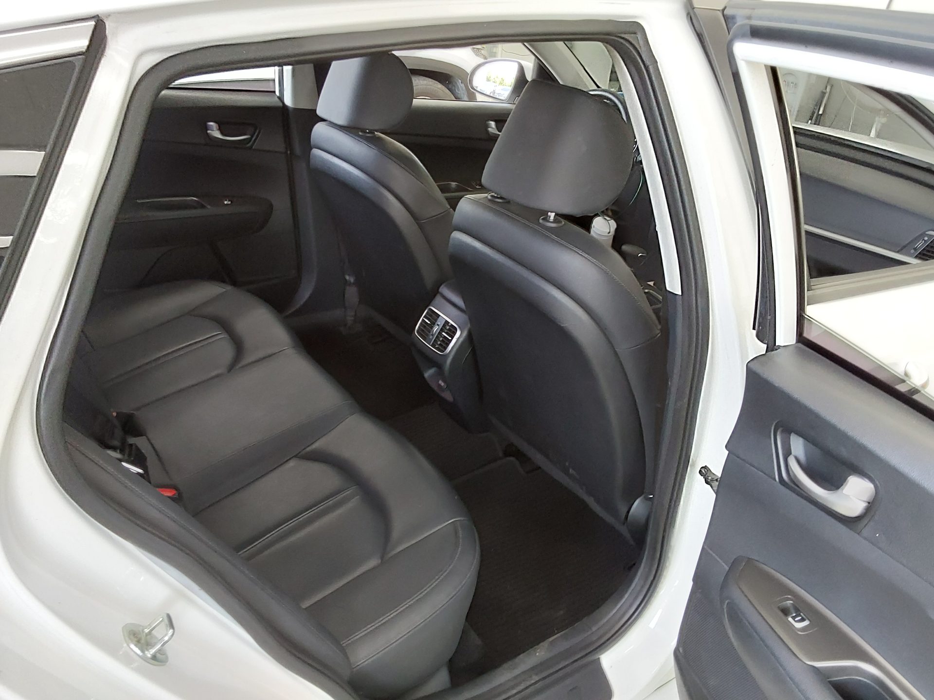 2020 - kia k5