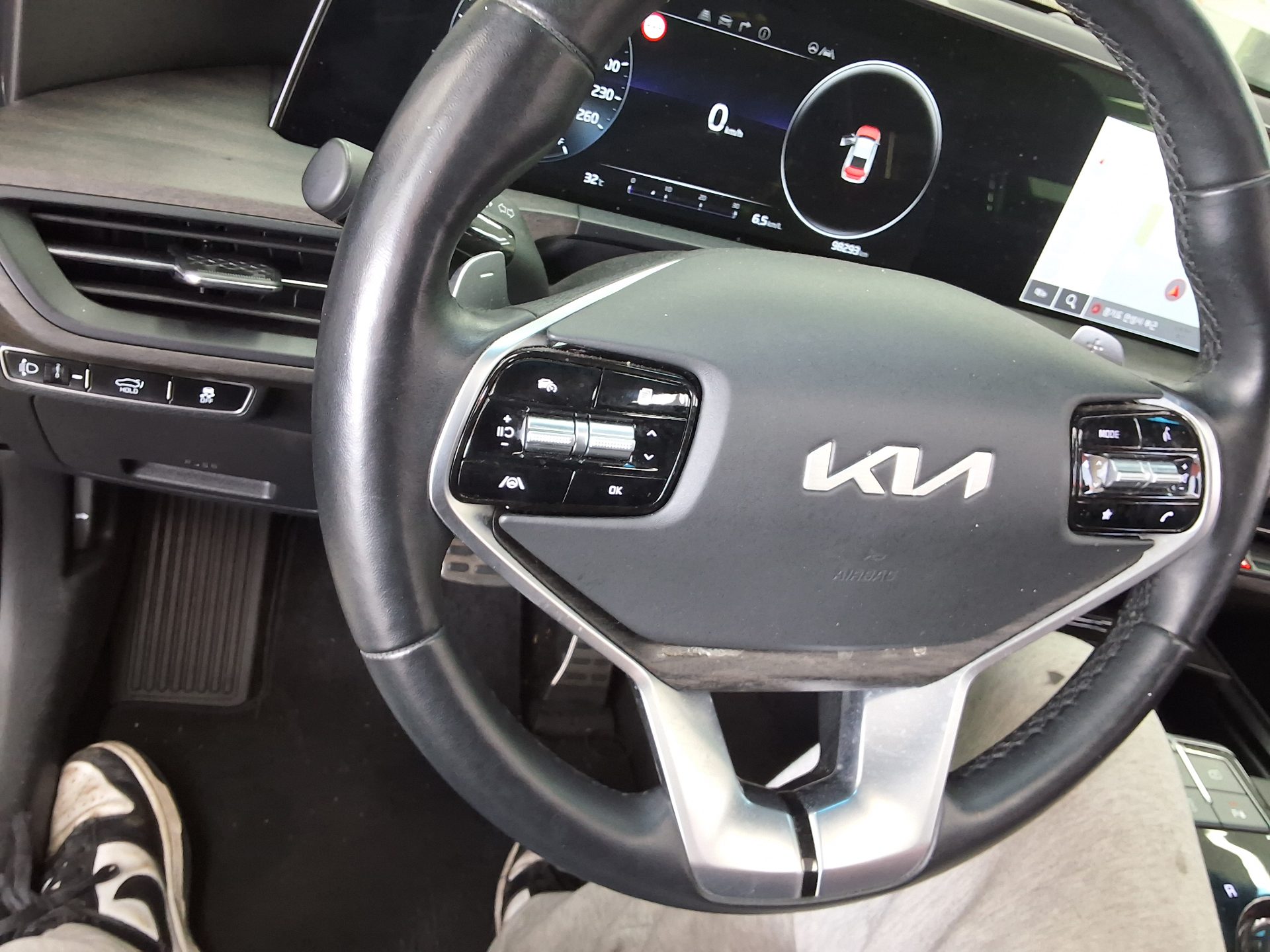2022 - kia k8
