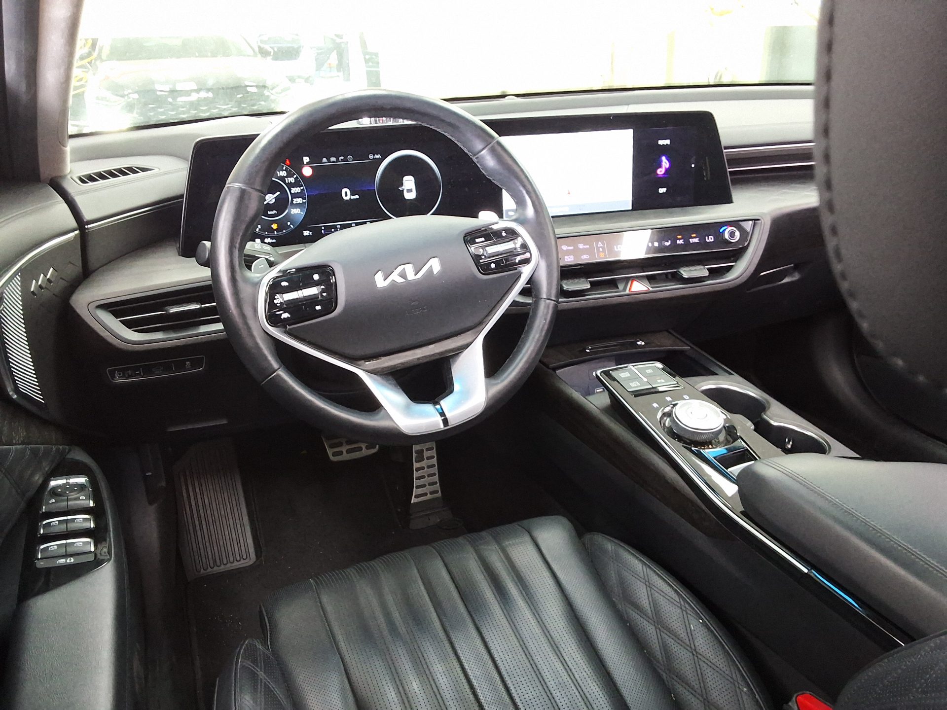 2022 - kia k8