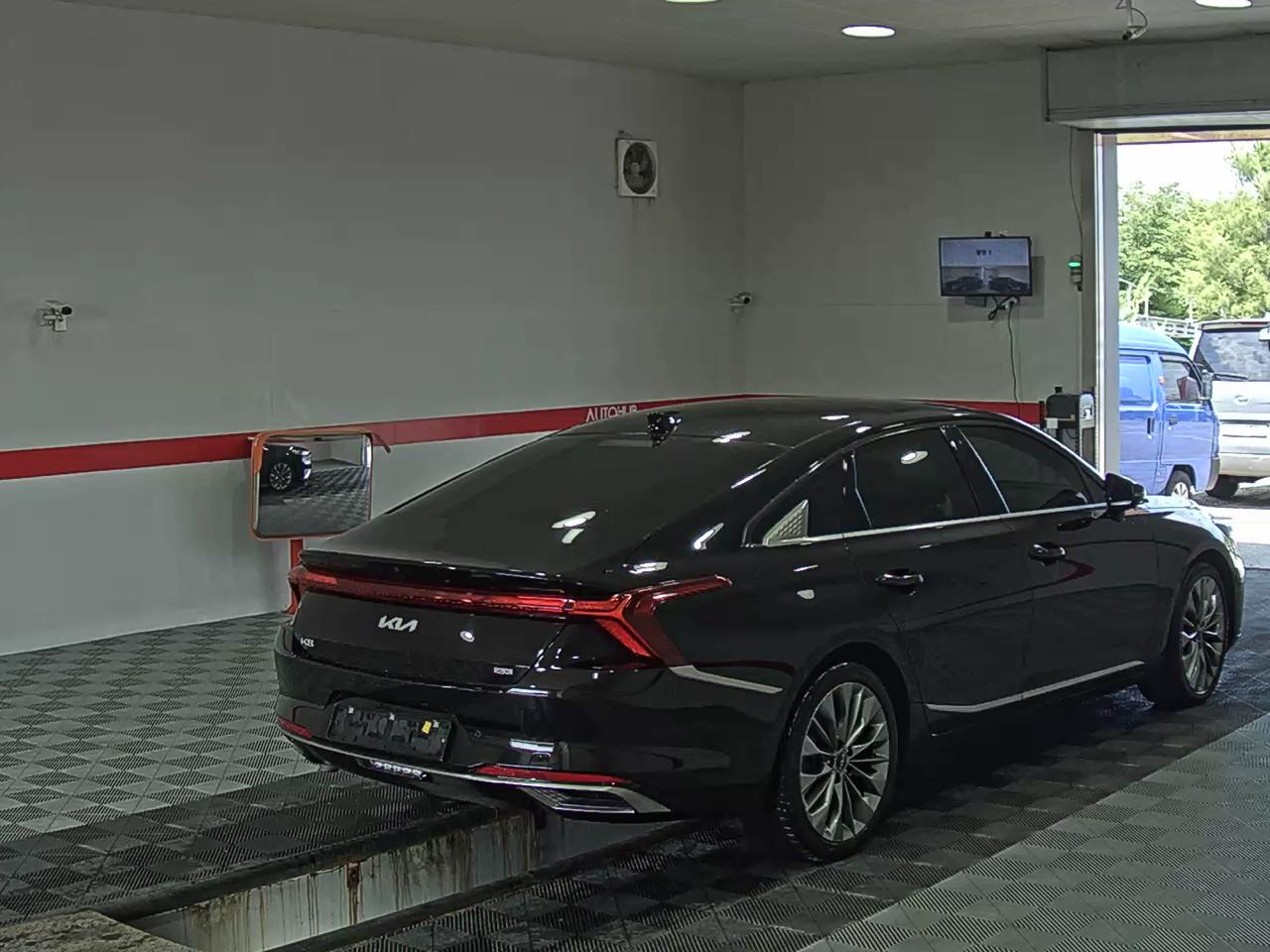 2022 - kia k8