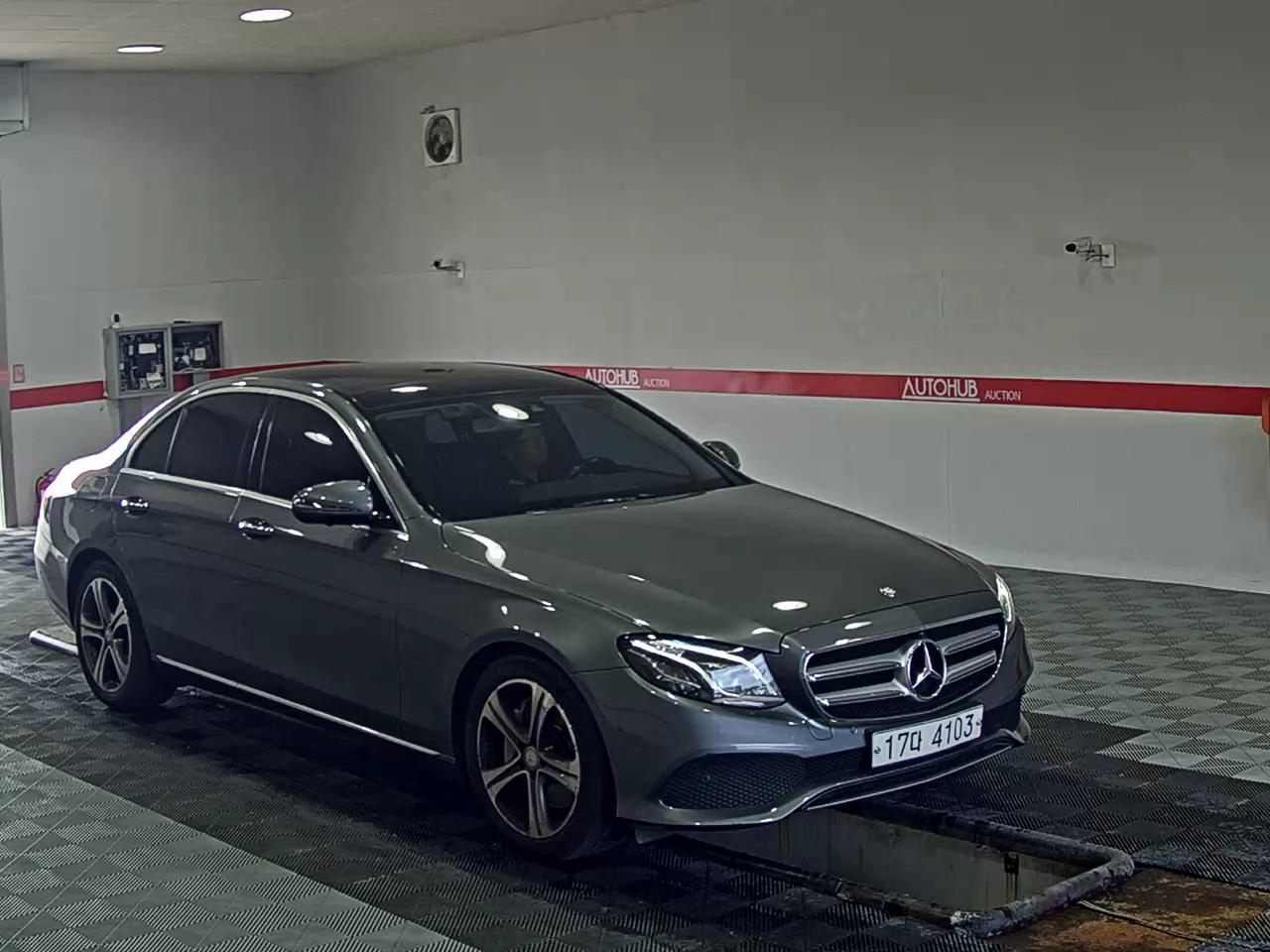 2017 - mercedes-benz e300