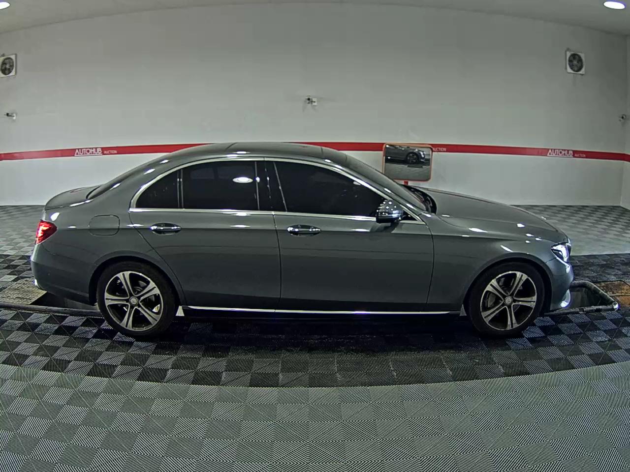 2017 - mercedes-benz e300