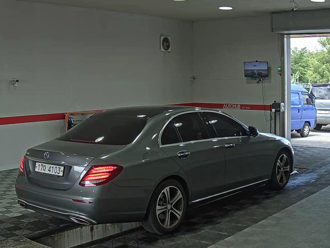 2017 - mercedes-benz e300
