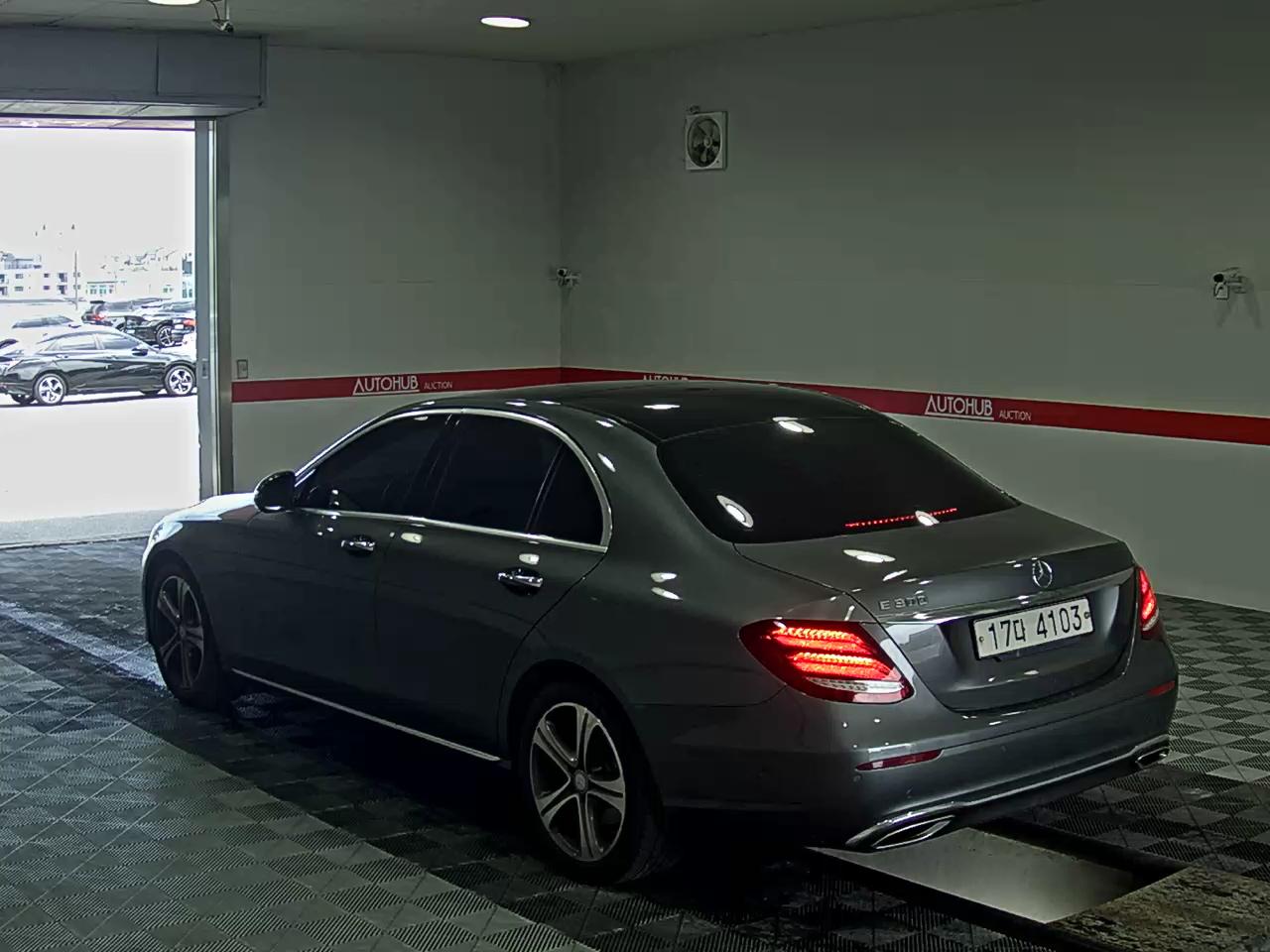 2017 - mercedes-benz e300