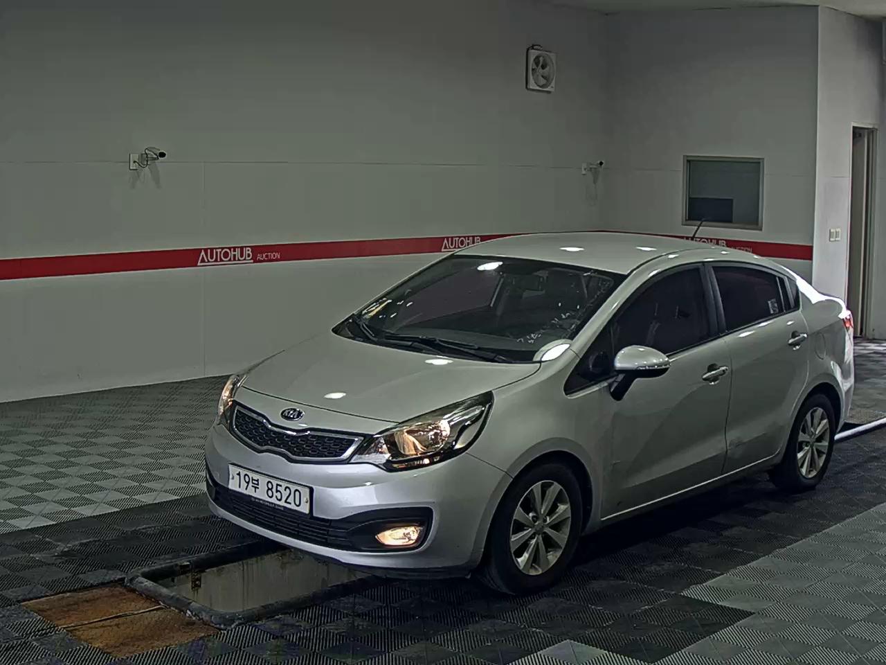 KIA PRIDE 4-DOOR GDI