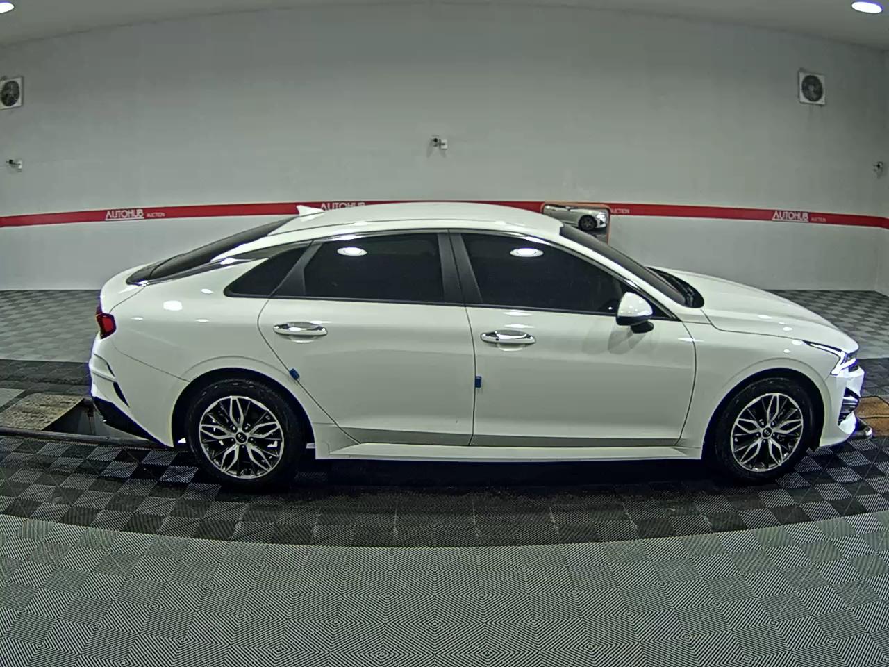 2021 - kia k5