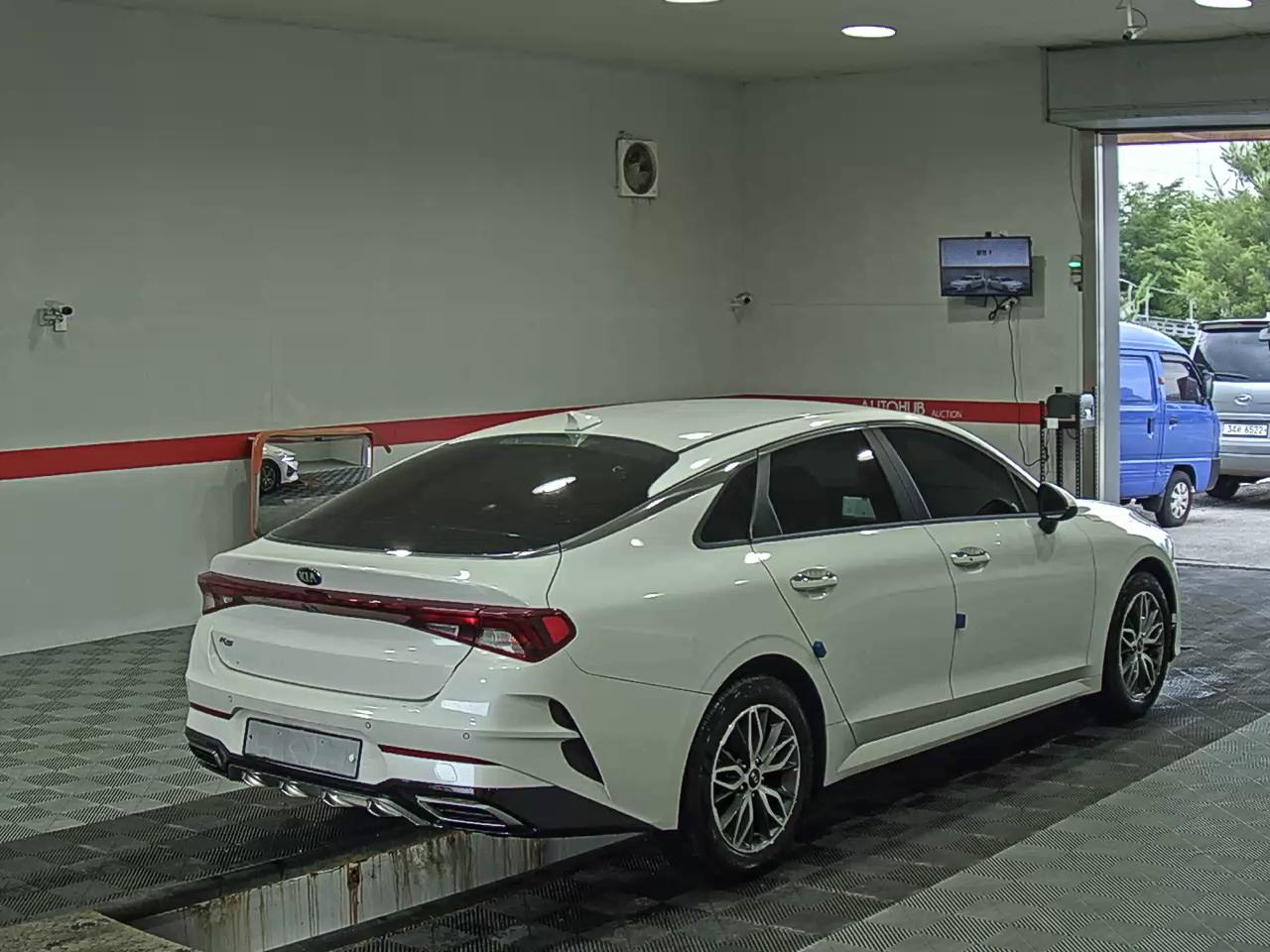2021 - kia k5