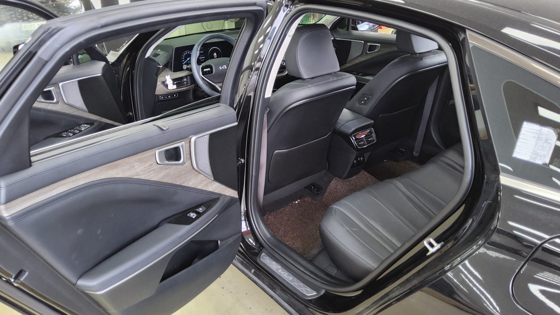 2023 - kia k8