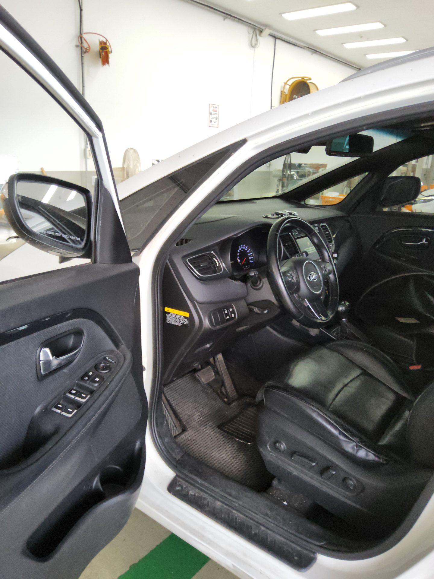 2015 - kia carens