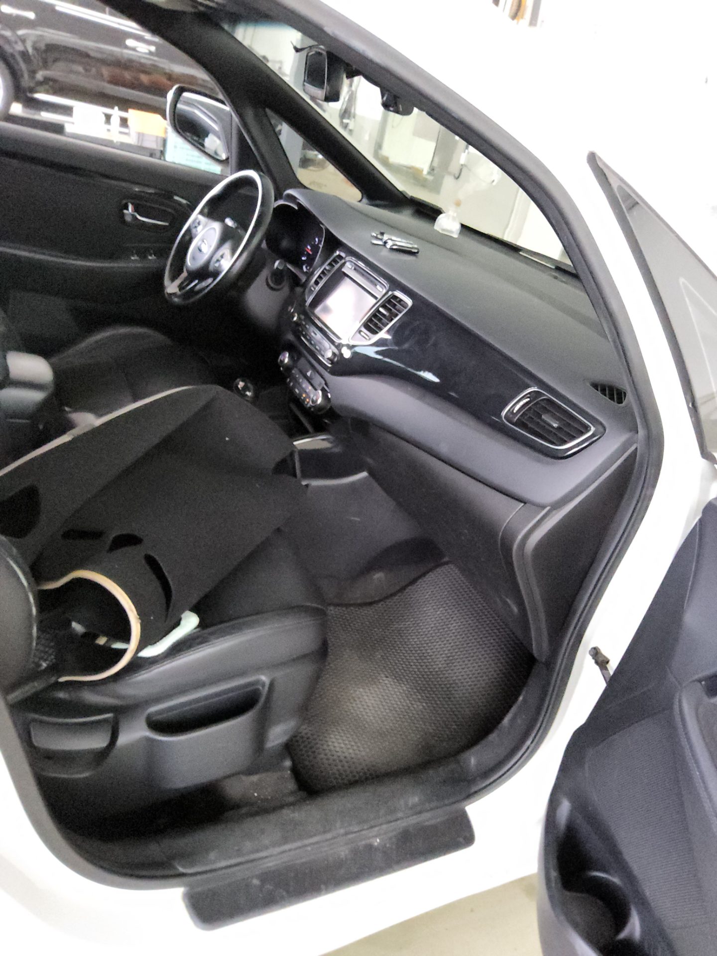 2015 - kia carens