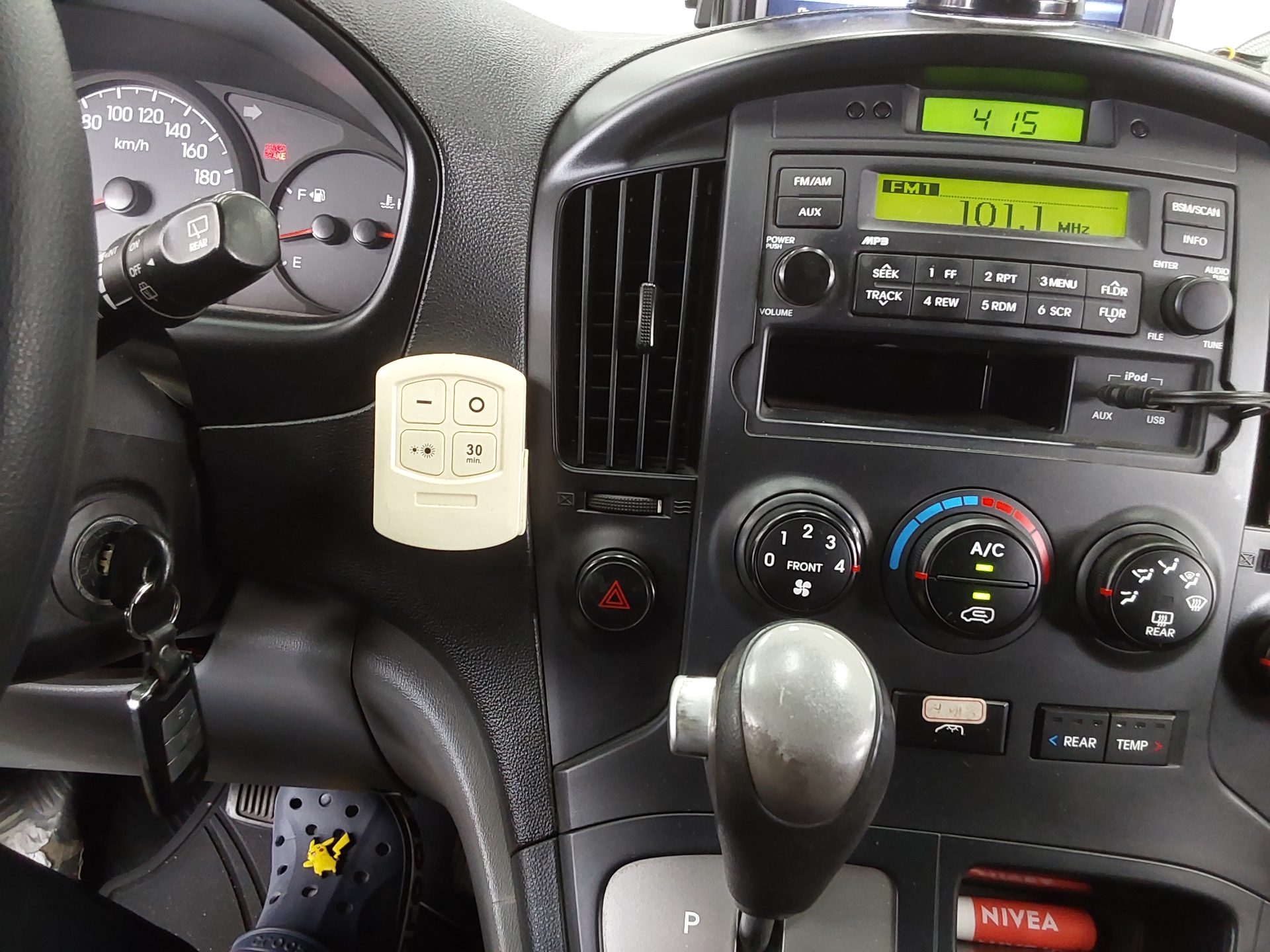 2011 - hyundai grand starex