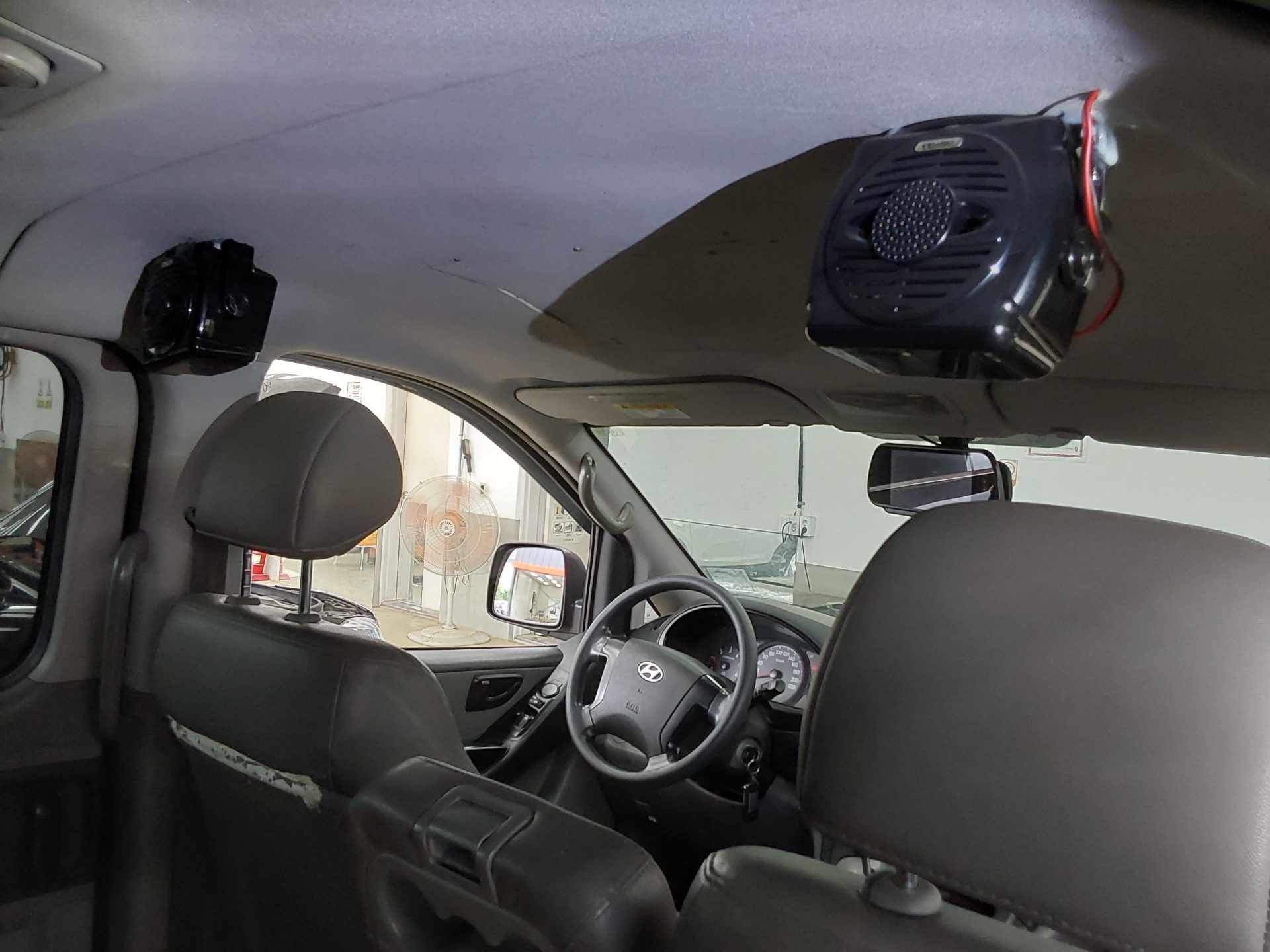 2011 - hyundai grand starex