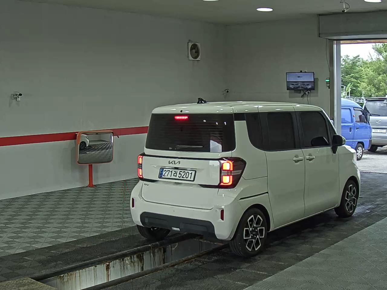 2023 - kia ray
