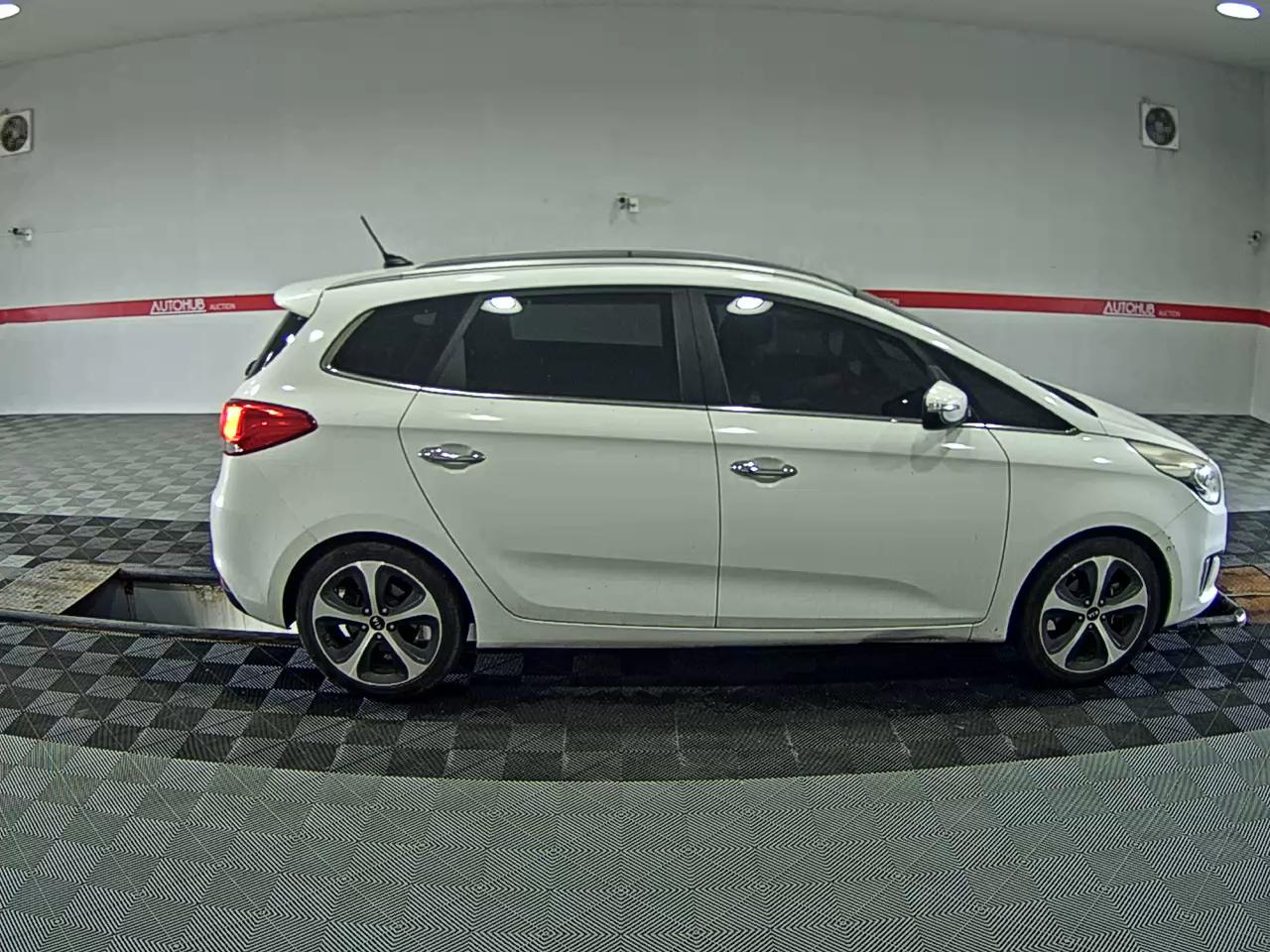 2015 - kia carens
