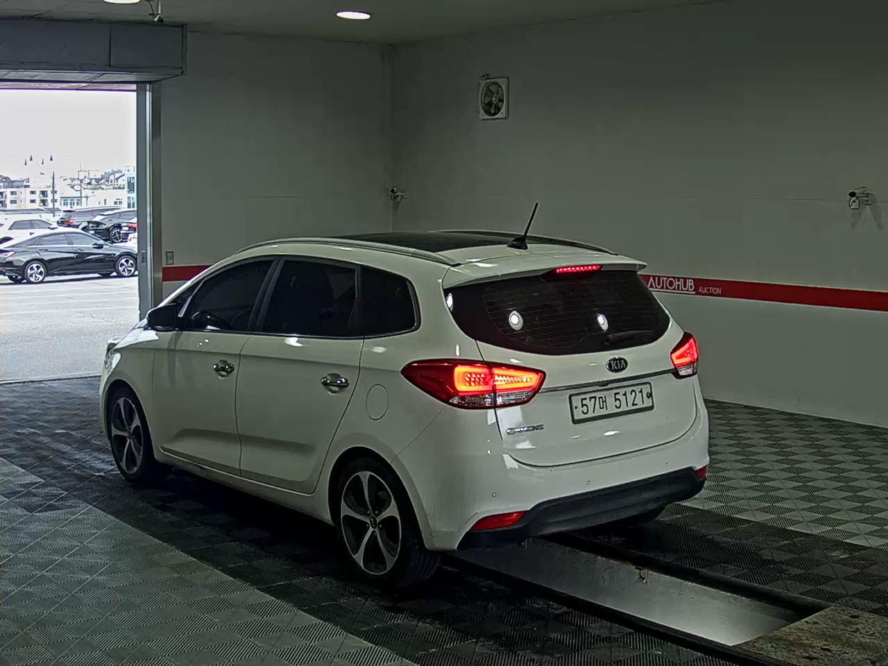 2015 - kia carens
