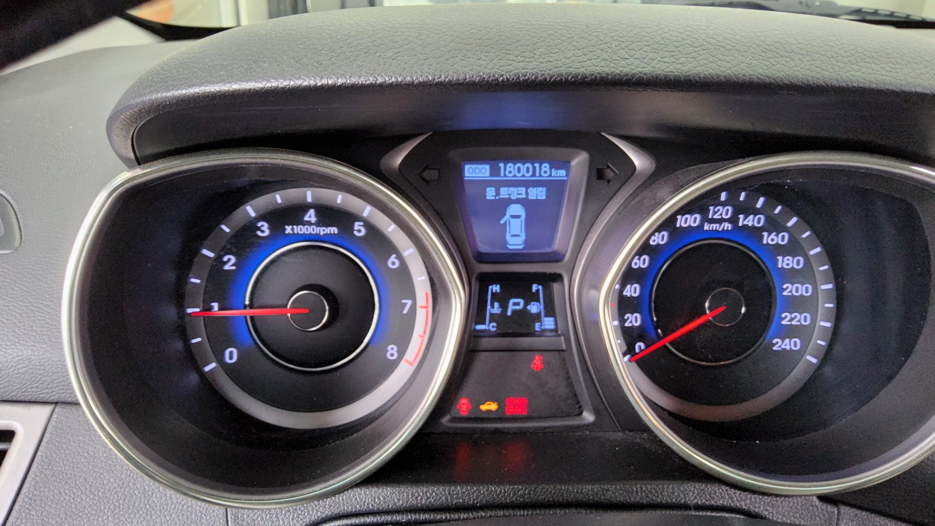 2011 - hyundai avante
