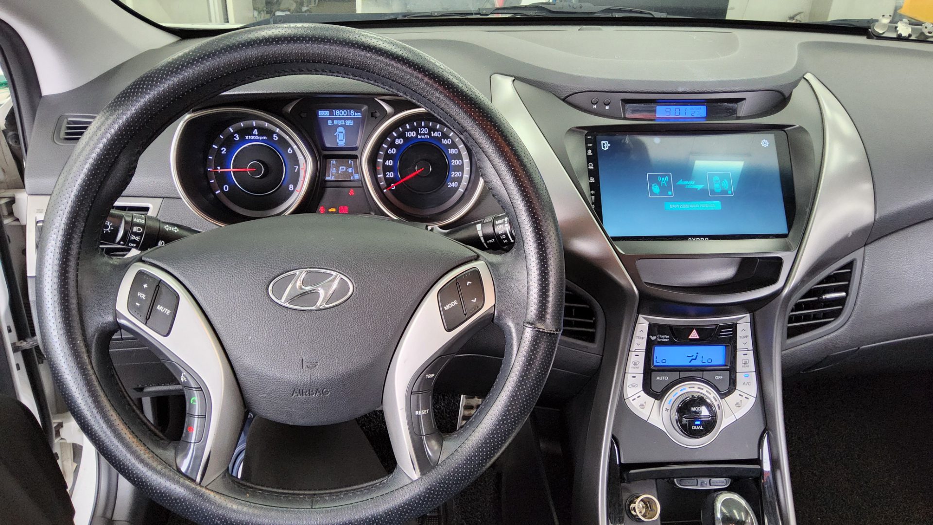 2011 - hyundai avante