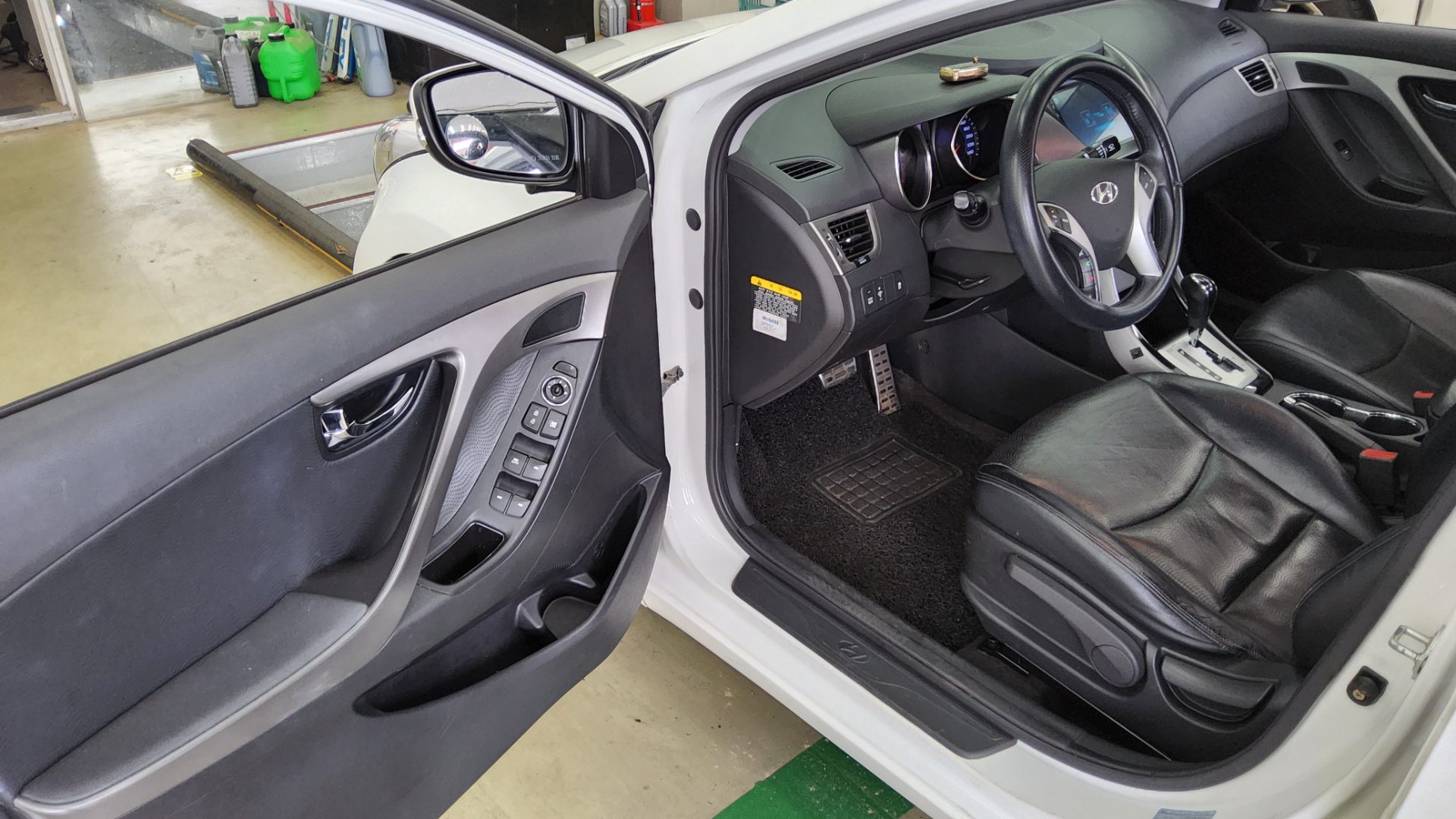 2011 - hyundai avante