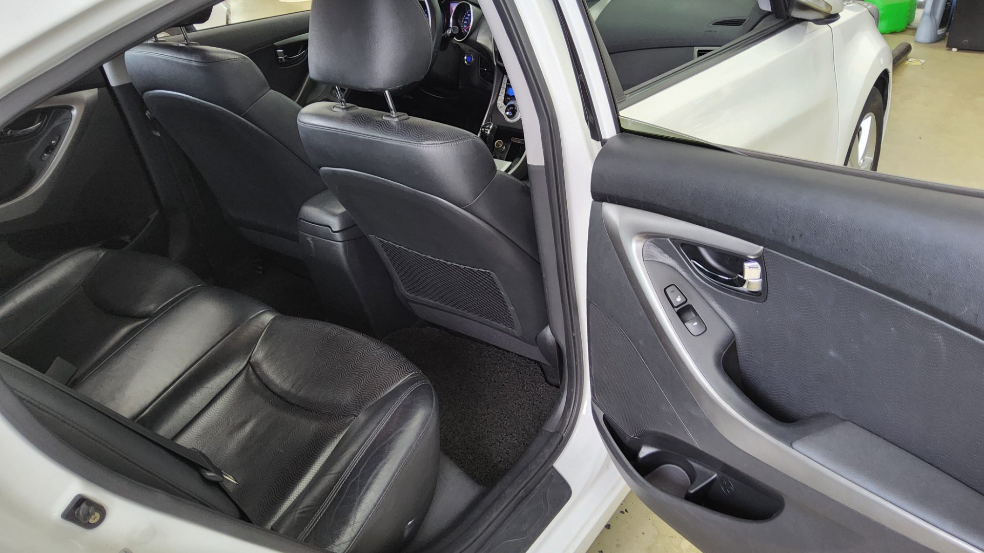 2011 - hyundai avante
