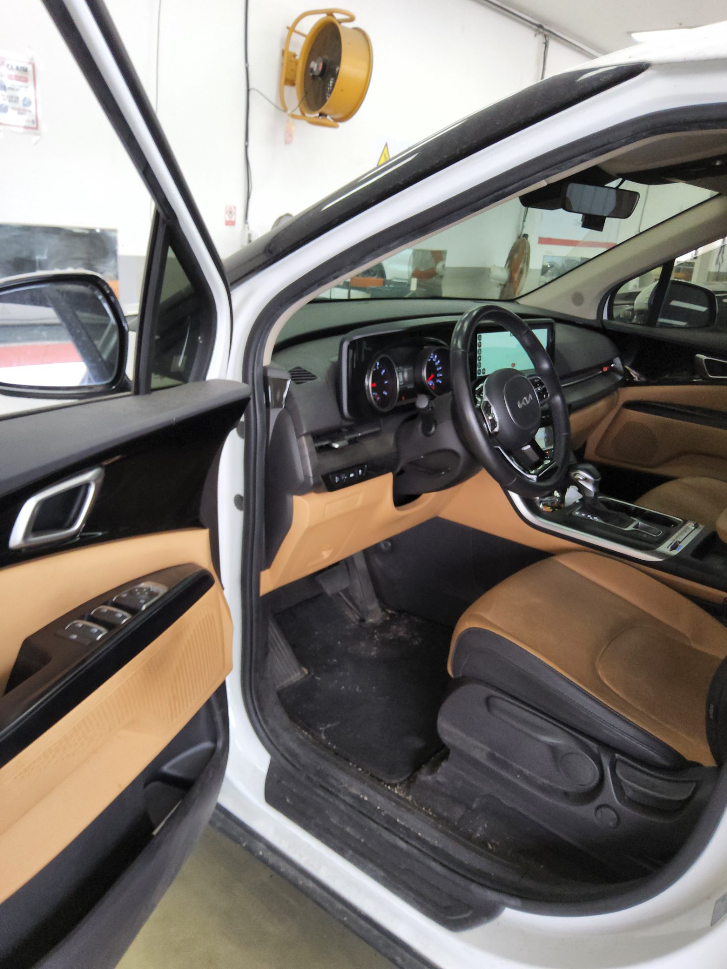 2023 - kia carnival
