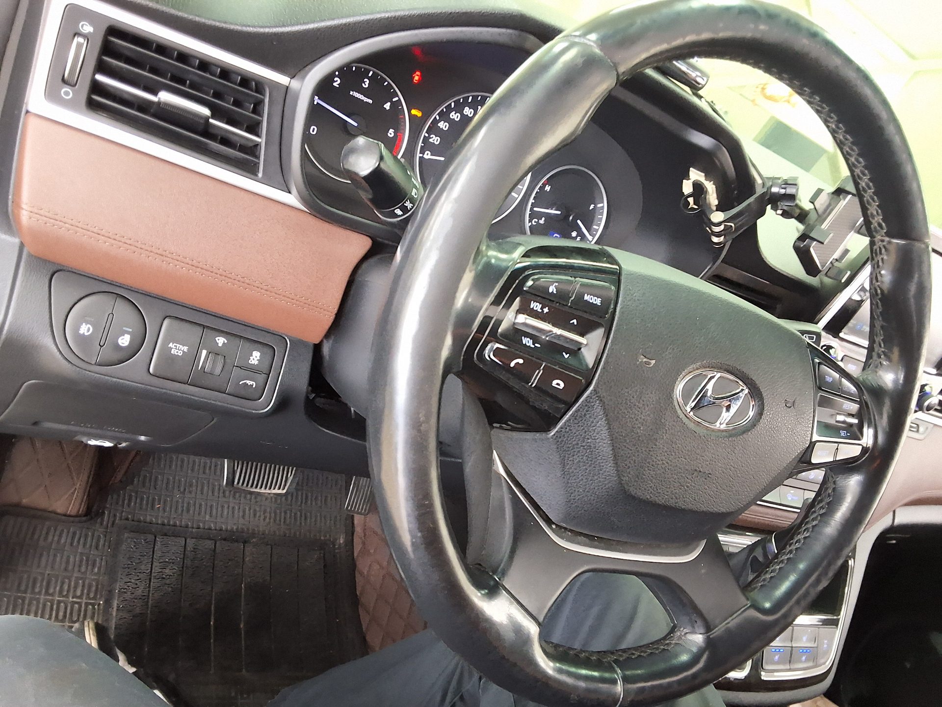 2019 - hyundai grand starex