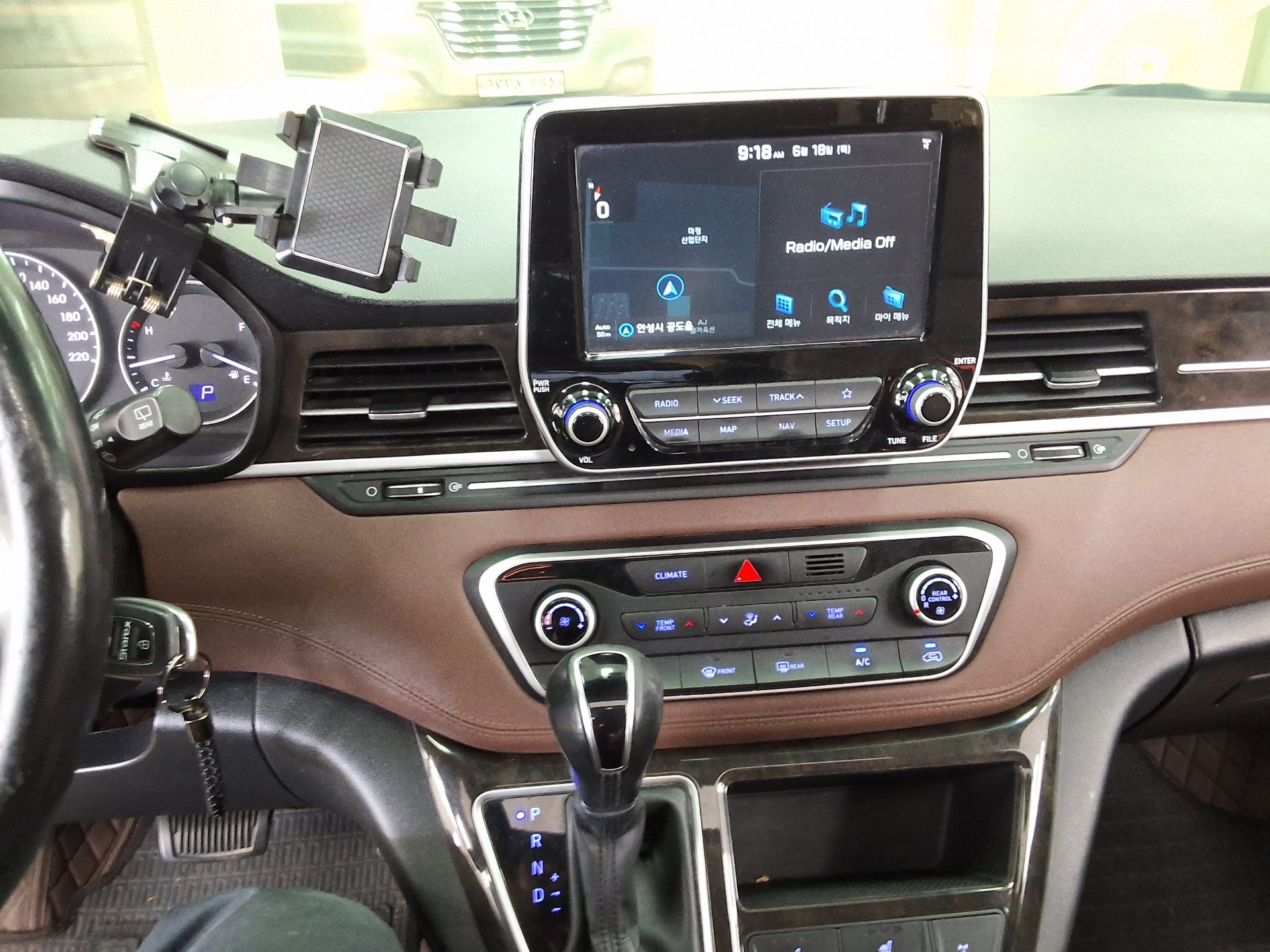 2019 - hyundai grand starex