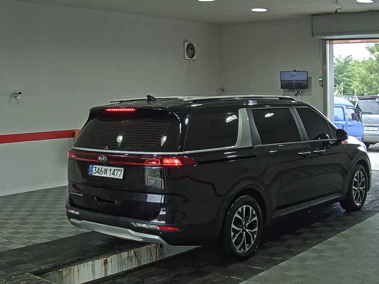 2021 - kia carnival