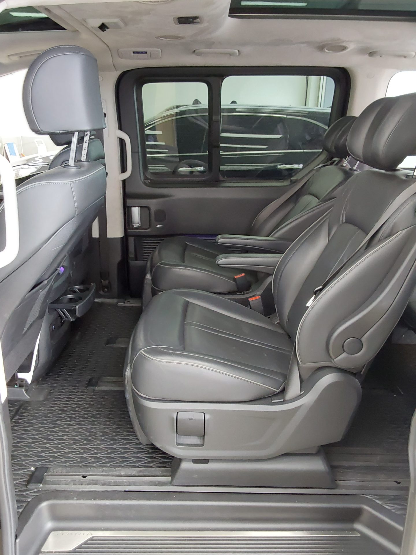 2023 - hyundai staria