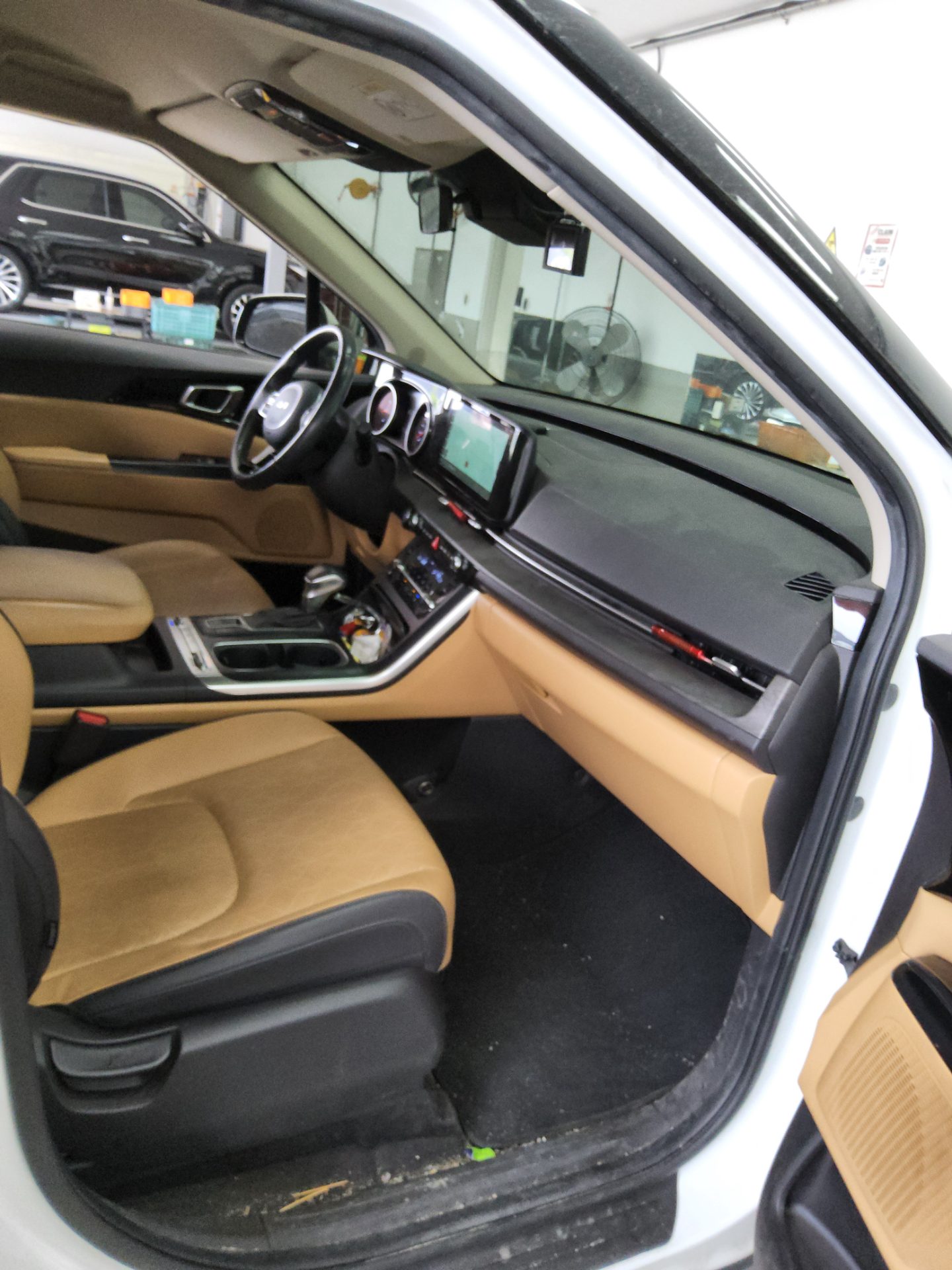 2023 - kia carnival