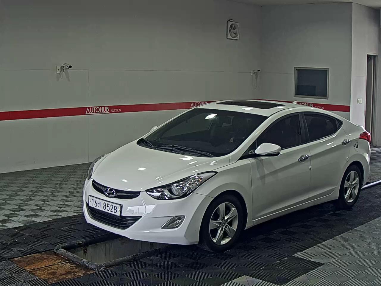 2011 - hyundai avante