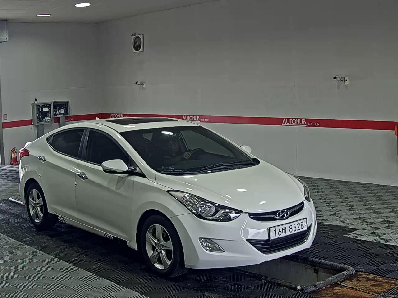 2011 - hyundai avante