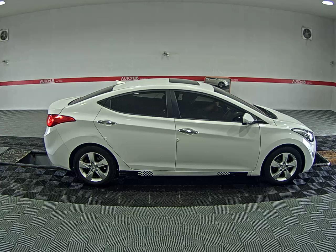 2011 - hyundai avante