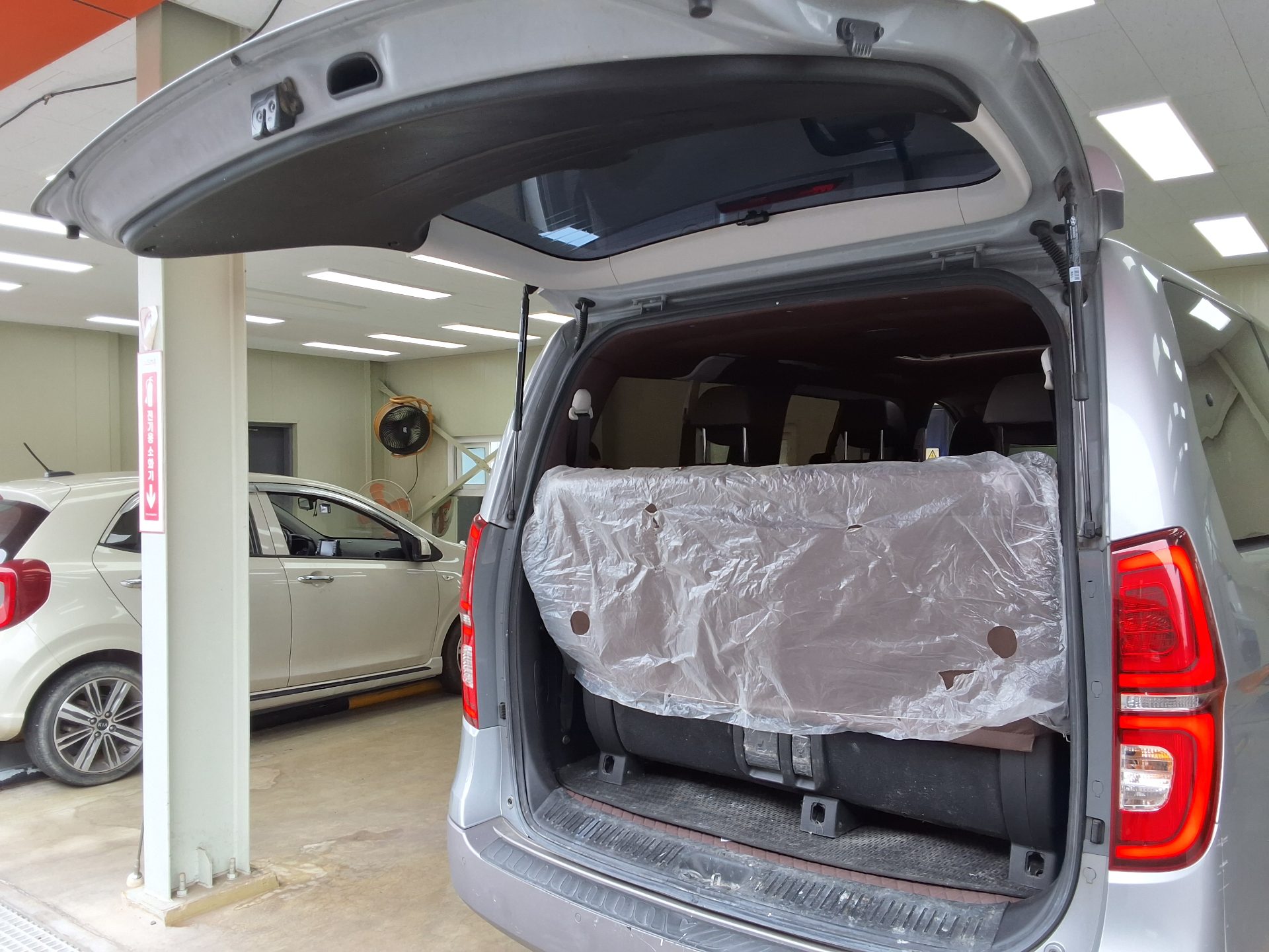 2019 - hyundai grand starex