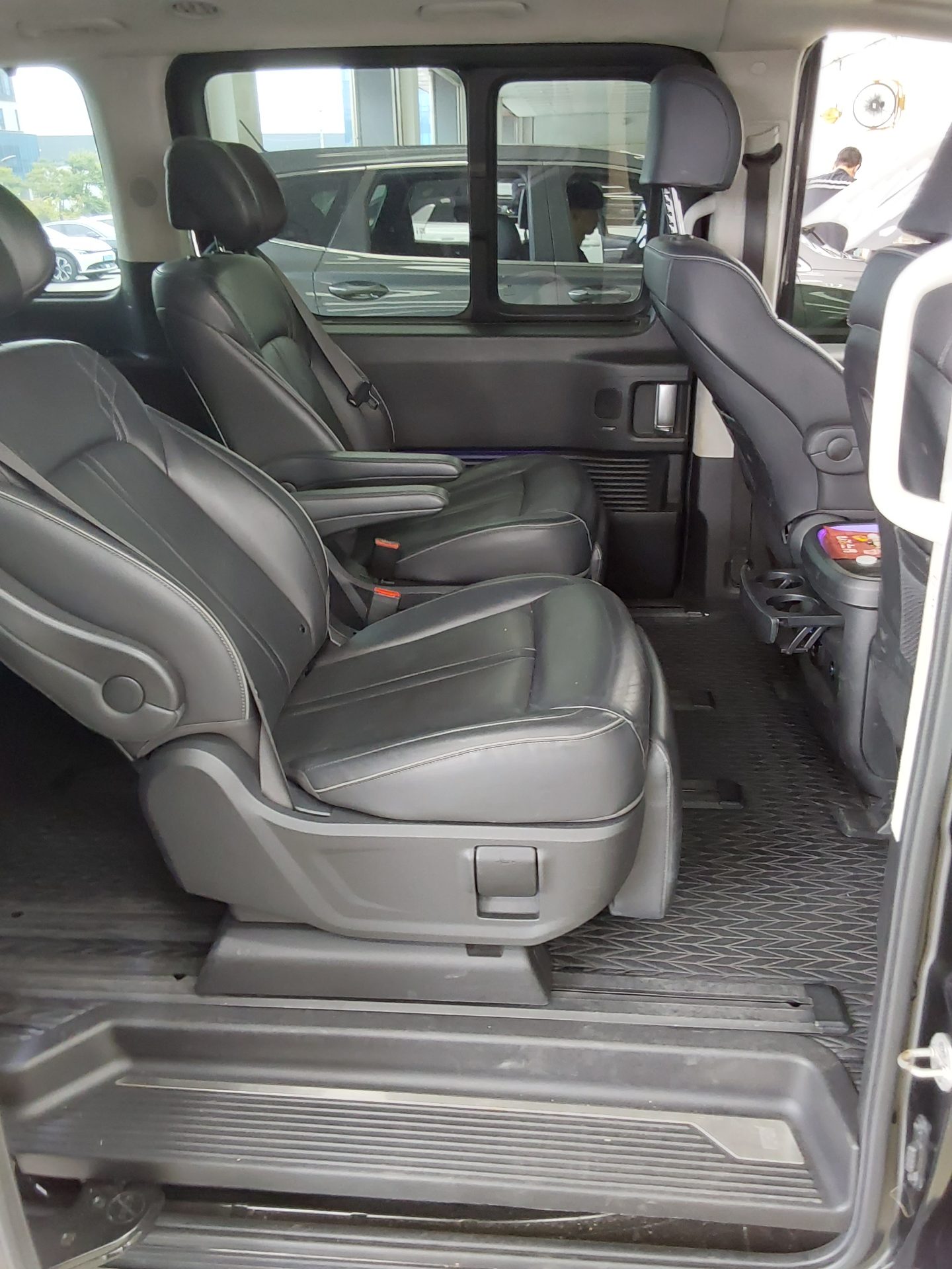 2023 - hyundai staria