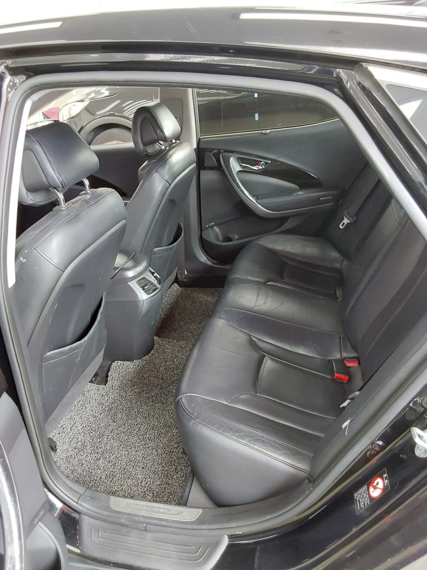 2011 - hyundai grandeur