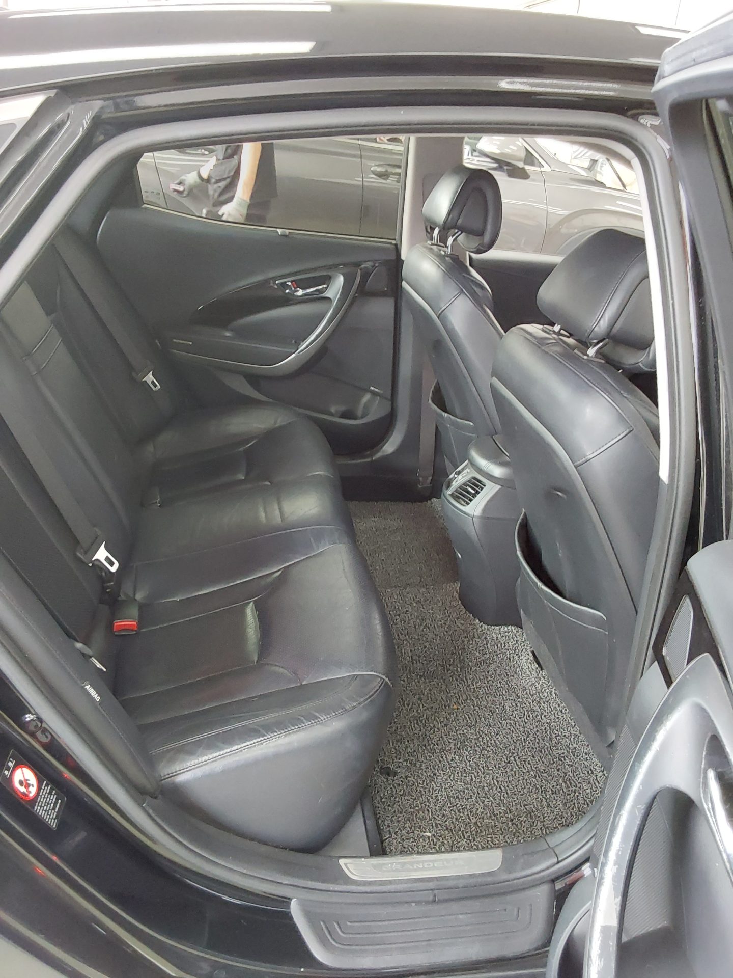 2011 - hyundai grandeur
