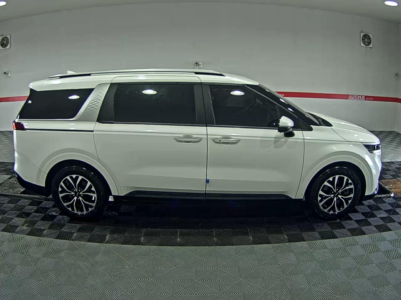 2023 - kia carnival