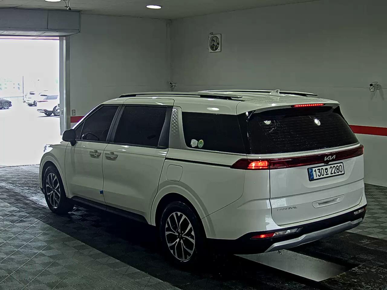 2023 - kia carnival