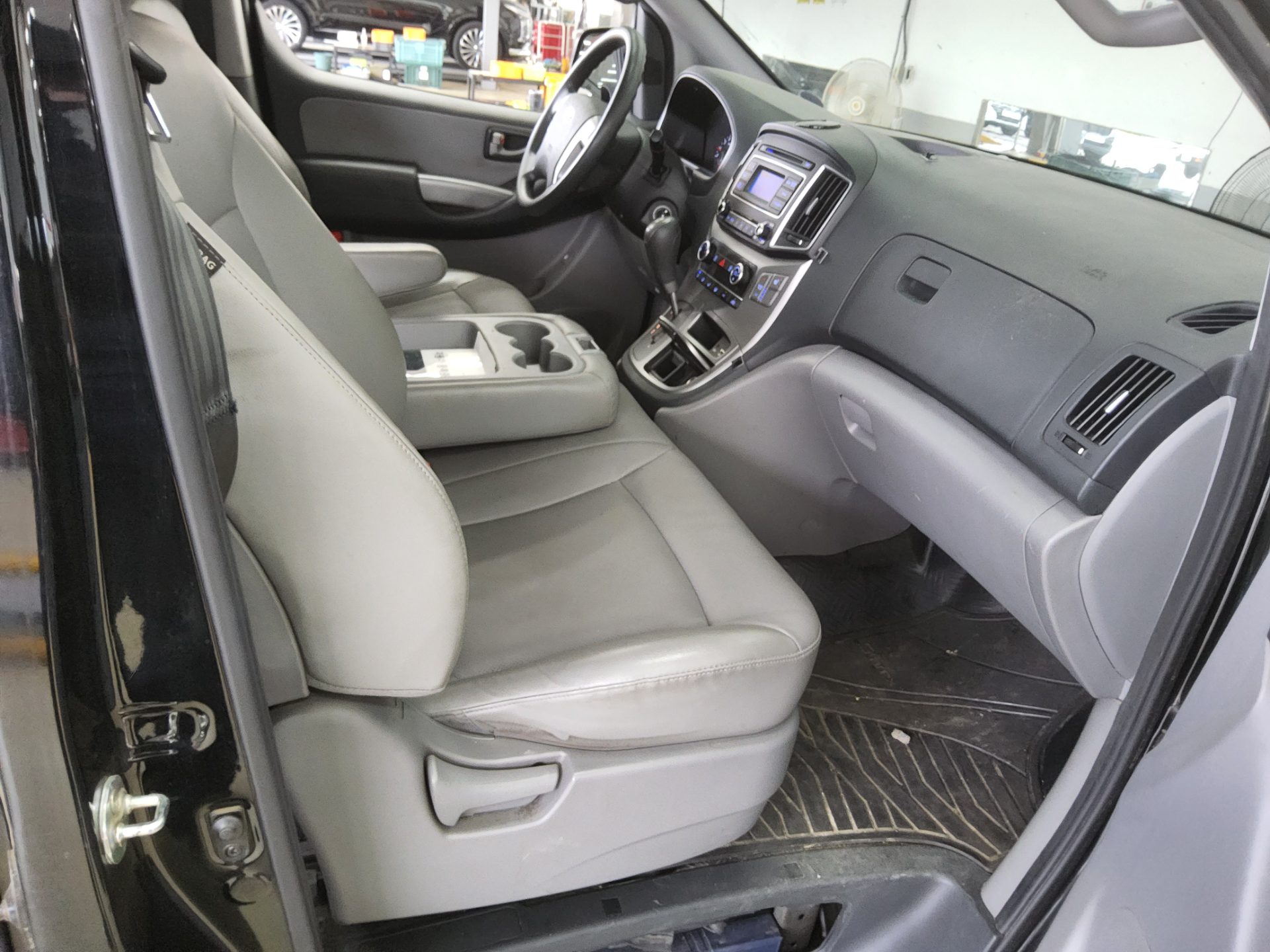 2020 - hyundai grand starex