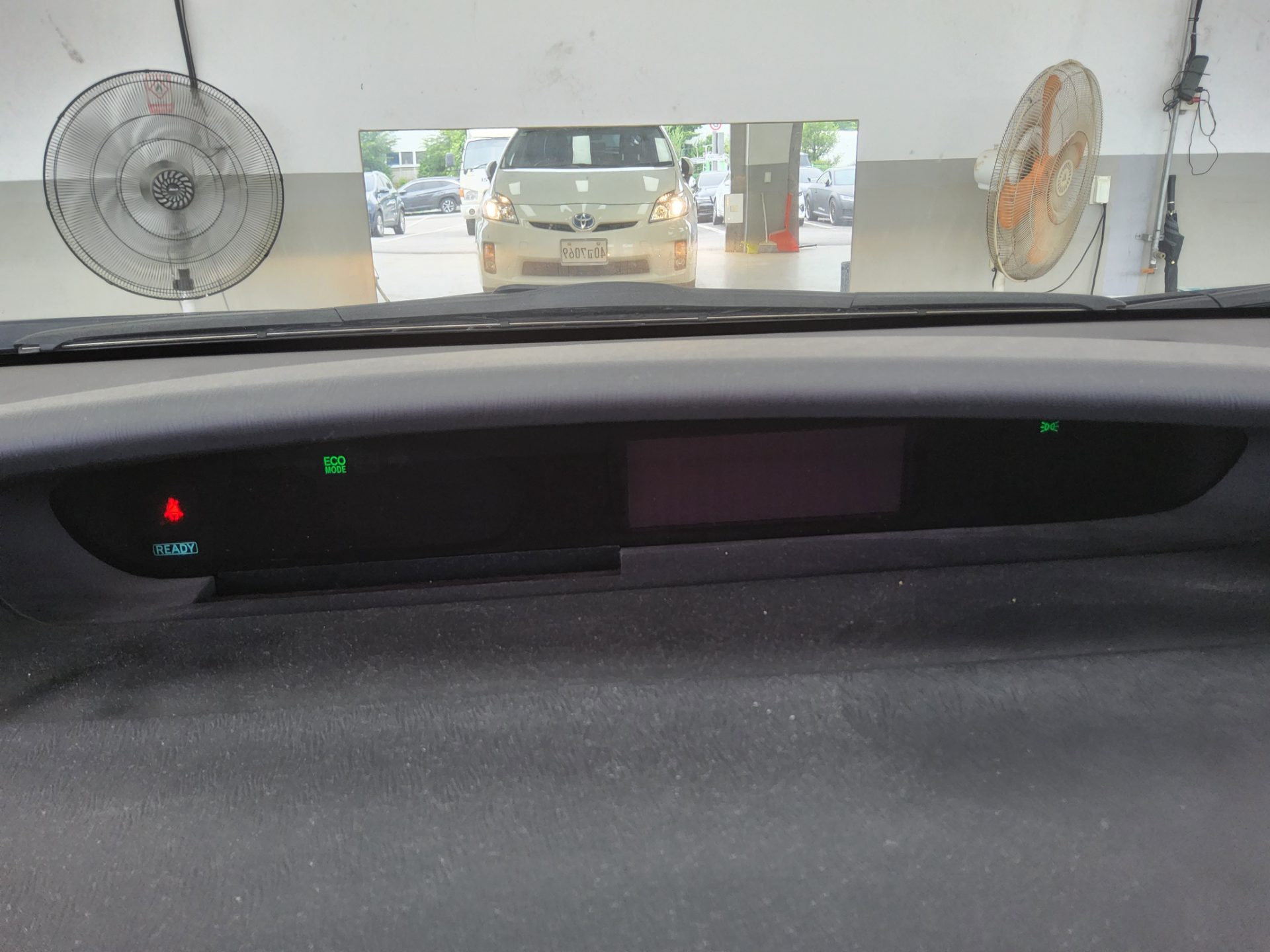 2011 - toyota prius