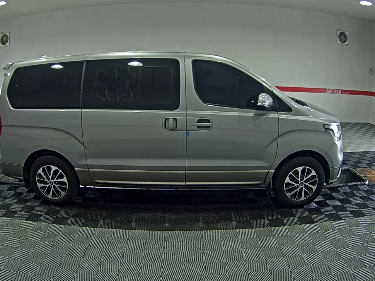 2019 - hyundai grand starex