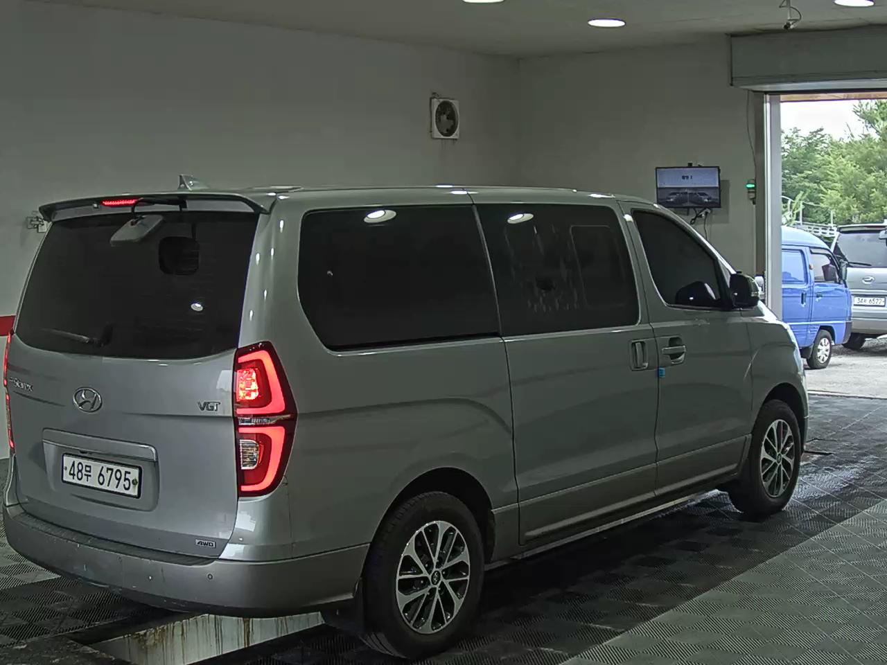 2019 - hyundai grand starex